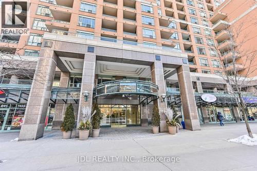 1610 - 887 BAY STREET  Toronto, ON M5S 3K4