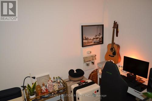 Den/ Office - 103 - 1606 Charles Street, Whitby, ON - Indoor