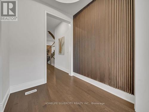 2 Endless Circle, Vaughan, ON - Indoor Photo Showing Other Room