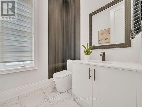 2 Endless Circle, Vaughan, ON - Indoor Photo Showing Bathroom