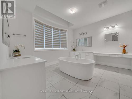 2 Endless Circle, Vaughan, ON - Indoor Photo Showing Bathroom