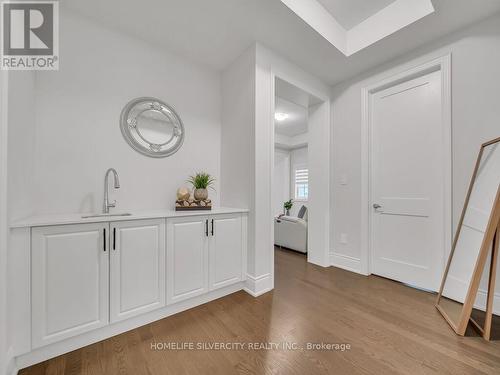 2 Endless Circle, Vaughan, ON - Indoor Photo Showing Other Room