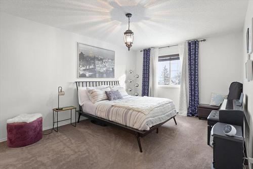 52 Rutledge Crescent, Winnipeg, MB - Indoor Photo Showing Bedroom