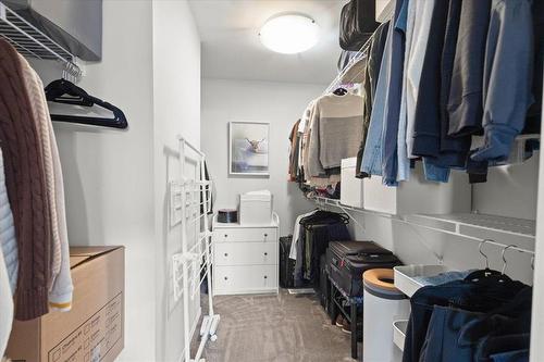 52 Rutledge Crescent, Winnipeg, MB - Indoor With Storage