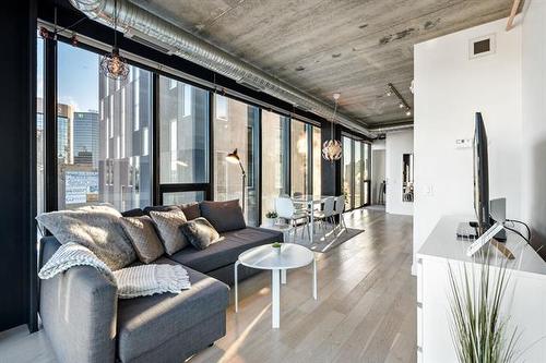 1003-311 Hargrave St, Winnipeg, MB 