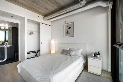 1003-311 Hargrave St, Winnipeg, MB 