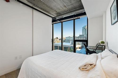 1003-311 Hargrave St, Winnipeg, MB 