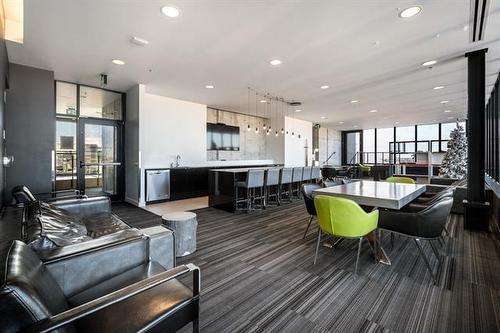 1003-311 Hargrave St, Winnipeg, MB 