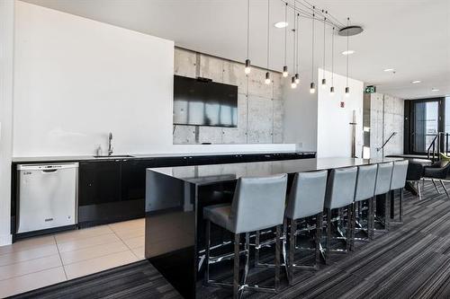 1003-311 Hargrave St, Winnipeg, MB 