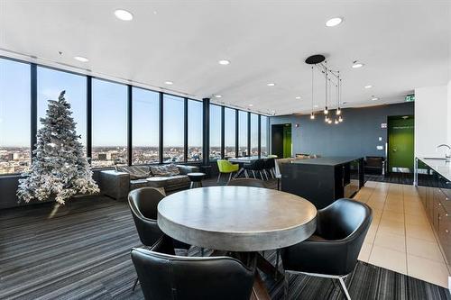 1003-311 Hargrave St, Winnipeg, MB 