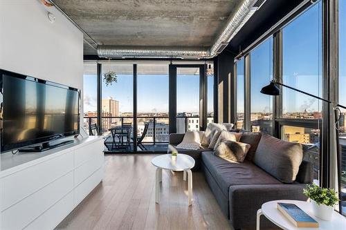 1003-311 Hargrave St, Winnipeg, MB 