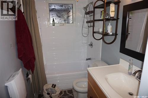 4452 Acadia Drive, Regina, SK - Indoor Photo Showing Bathroom