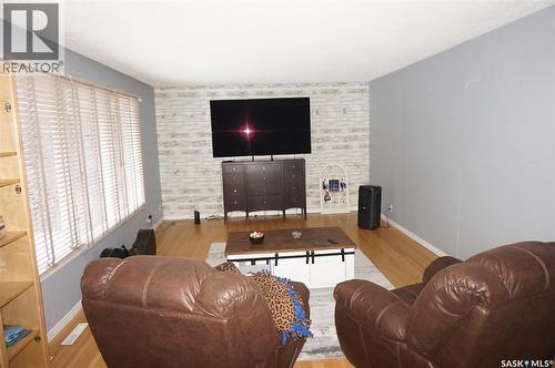 4452 Acadia Drive, Regina, SK - Indoor Photo Showing Living Room