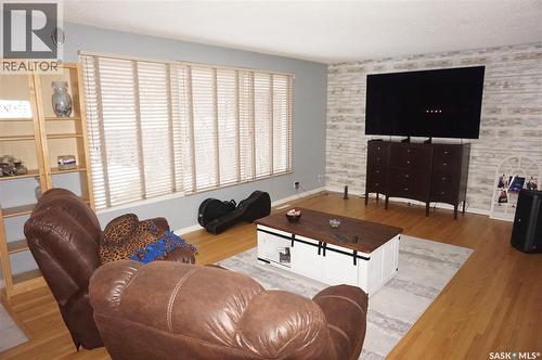 4452 Acadia Drive, Regina, SK - Indoor Photo Showing Living Room