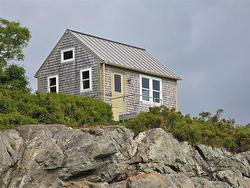 Cottage Little Island  Leonardville, NB E5V 1L9