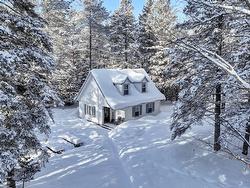 726 Rue Sarrazin  Mont-Blanc, QC J0T 2G0