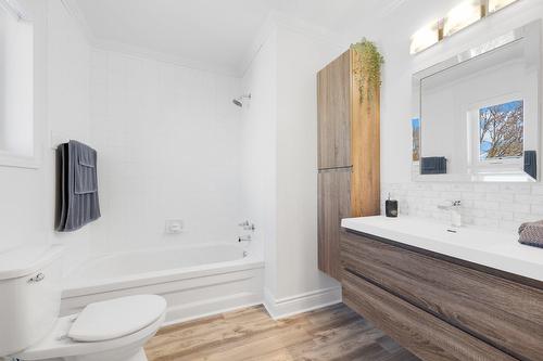 Salle de bains - 815 Rue Timothée-Kimber, Saint-Eustache, QC - Indoor Photo Showing Bathroom