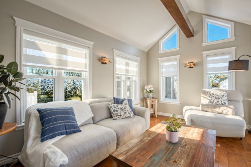 Solarium/Verrière - 178 Rue St-Germain, Saint-Hugues, QC - Indoor Photo Showing Living Room