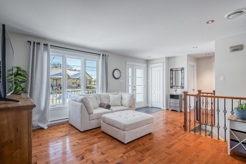 Salon - 178 Rue St-Germain, Saint-Hugues, QC - Indoor Photo Showing Living Room