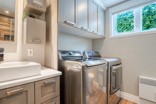 Salle de bains - 178 Rue St-Germain, Saint-Hugues, QC - Indoor Photo Showing Laundry Room