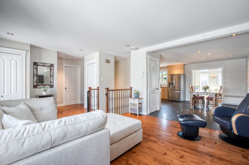 Vue d'ensemble - 178 Rue St-Germain, Saint-Hugues, QC - Indoor Photo Showing Living Room