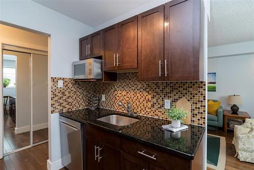 211-108 Chandos Ave, Winnipeg, MB 