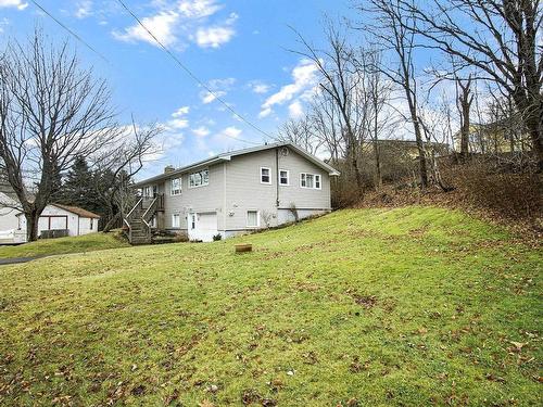 4 Harris Road, Dartmouth, NS 