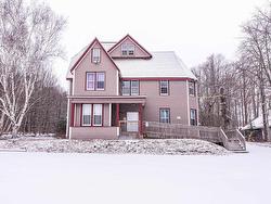 48 Elm Street  Bridgewater, NS B4V 2V4
