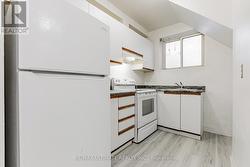 4 - 996 QUEEN STREET E  Toronto, ON M4M 1K1