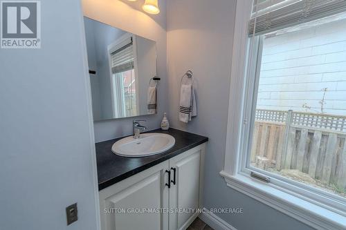 8 Spring Street, Westport, ON - Indoor Photo Showing Bathroom