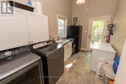 8 Spring Street, Westport, ON - Indoor Photo Showing Laundry Room