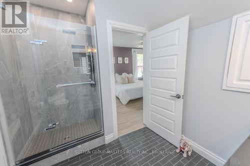 8 Spring Street, Westport, ON - Indoor Photo Showing Bathroom