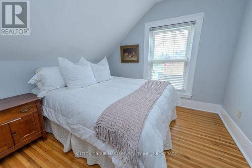 8 Spring Street, Westport, ON - Indoor Photo Showing Bedroom