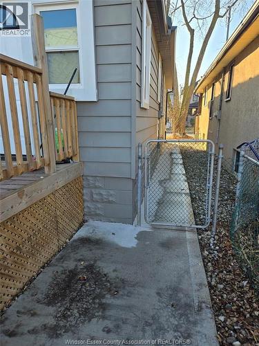 1046 Elsmere, Windsor, ON - Outdoor