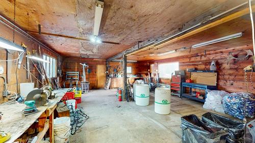 3660 Gold Creek Road, Cranbrook, BC - Indoor Photo Showing Garage