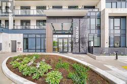 401 - 3200 WILLIAM COLTSON AVENUE  Oakville, ON L6H 7W6