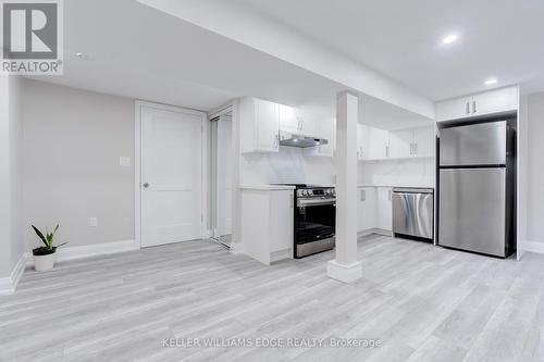 164 West 19Th Street, Hamilton, ON - Indoor Photo Showing Kitchen