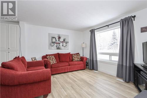 903 Rabbit Trail, Warren, ON - Indoor Photo Showing Living Room