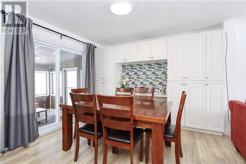 903 Rabbit Trail, Warren, ON - Indoor Photo Showing Dining Room