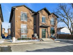 301-233 WATSON  Windsor, ON N8S 3R8