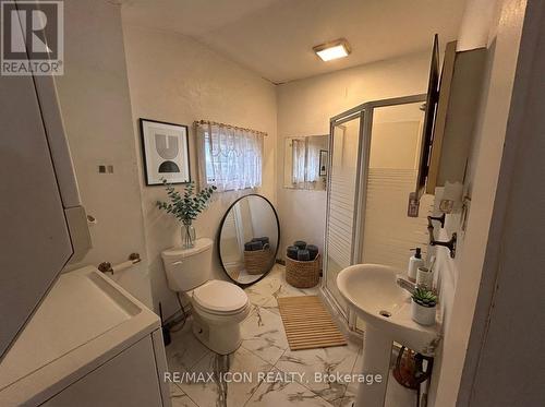 2nd washroom - 565 South Street, London East (East K), ON - Indoor Photo Showing Bathroom