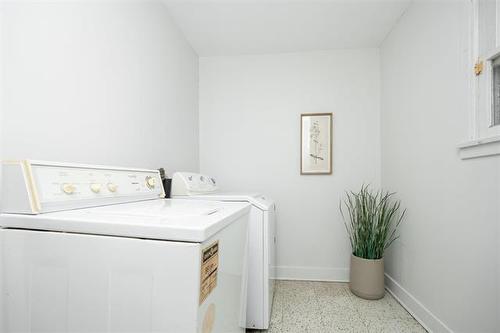 210 Yale Ave, Winnipeg, MB 