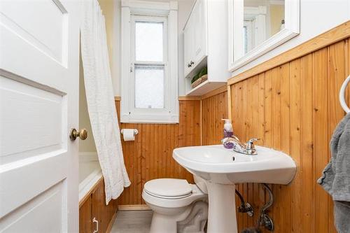 210 Yale Ave, Winnipeg, MB 