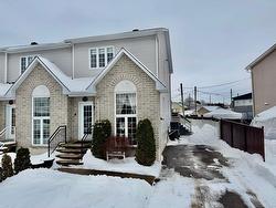 5 Rue Kenny  Lachute, QC J8H 0K3