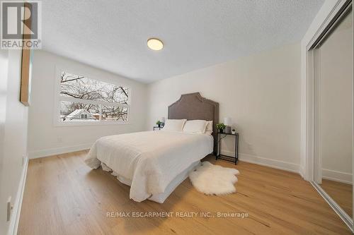 151 East 21St Street, Hamilton, ON - Indoor Photo Showing Bedroom