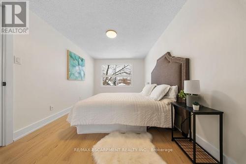 151 East 21St Street, Hamilton, ON - Indoor Photo Showing Bedroom