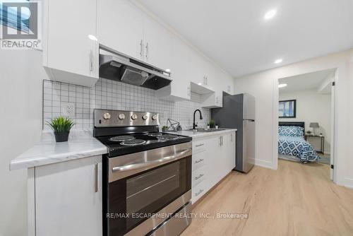 151 East 21St Street, Hamilton, ON - Indoor Photo Showing Kitchen