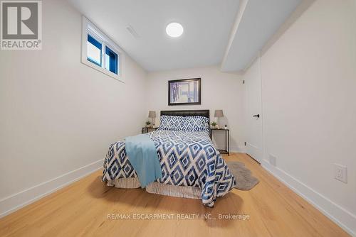 151 East 21St Street, Hamilton, ON - Indoor Photo Showing Bedroom