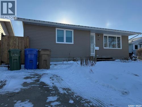 71 Paynter Crescent, Regina, SK - Outdoor