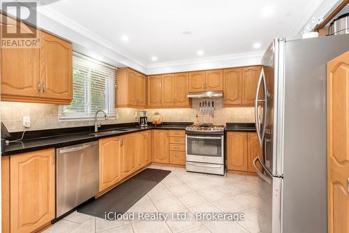 12 Neville Crescent, Brampton, ON - Indoor Photo Showing Kitchen